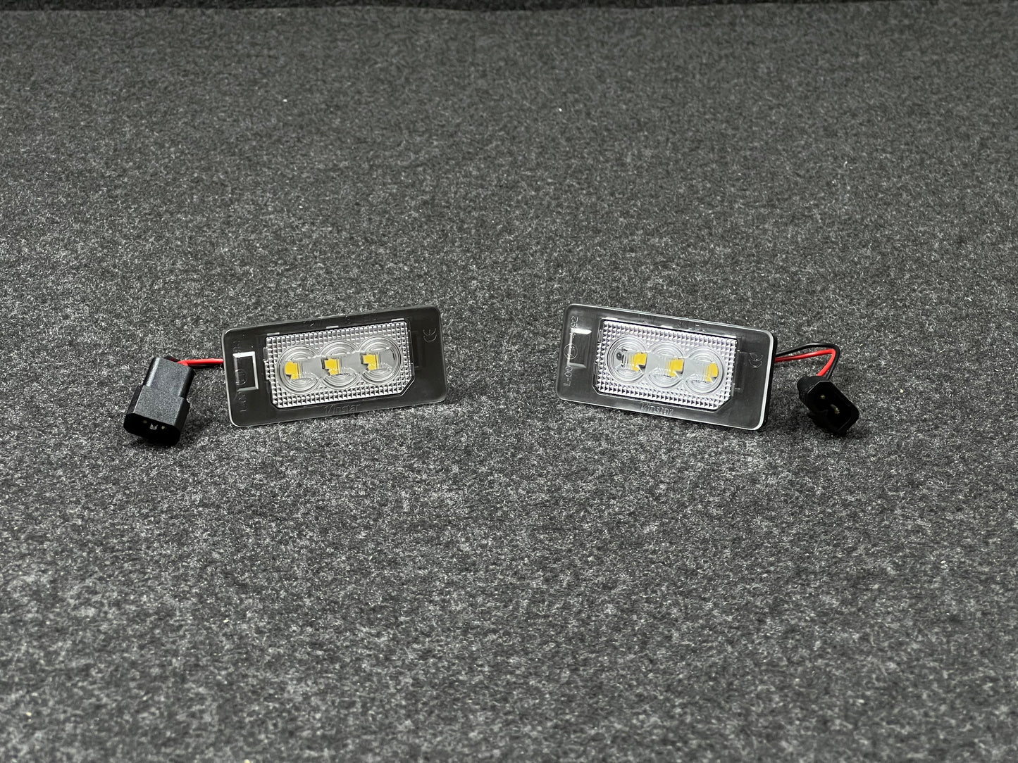 BMW E90 license plate lights